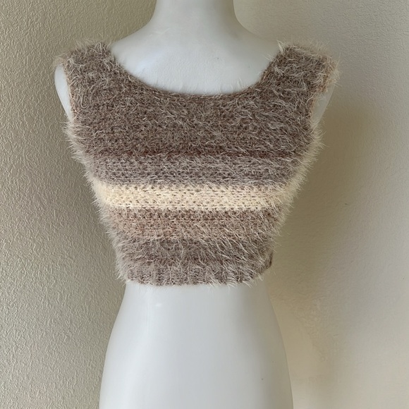 Hand crochet crop top! Soft and beautiful. Xs - Picture 4 of 5